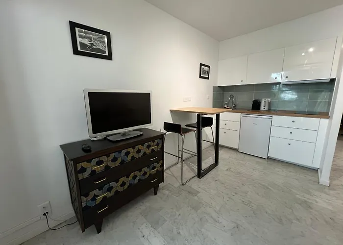 Grey Stone - Parking Gratuit - Clim アパート *